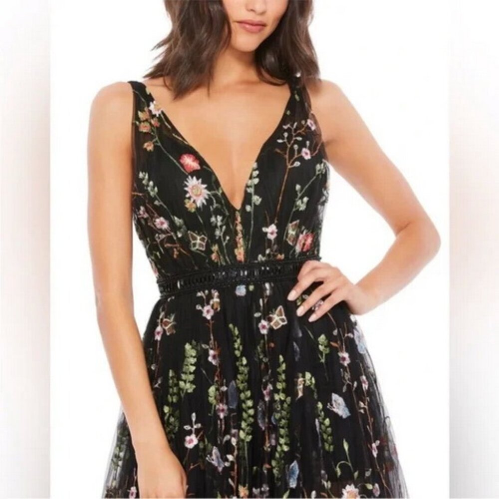 Mac Duggal Black Multi Floral Embroidered Sleeveless A-Line Gown - Picture 2 of 2